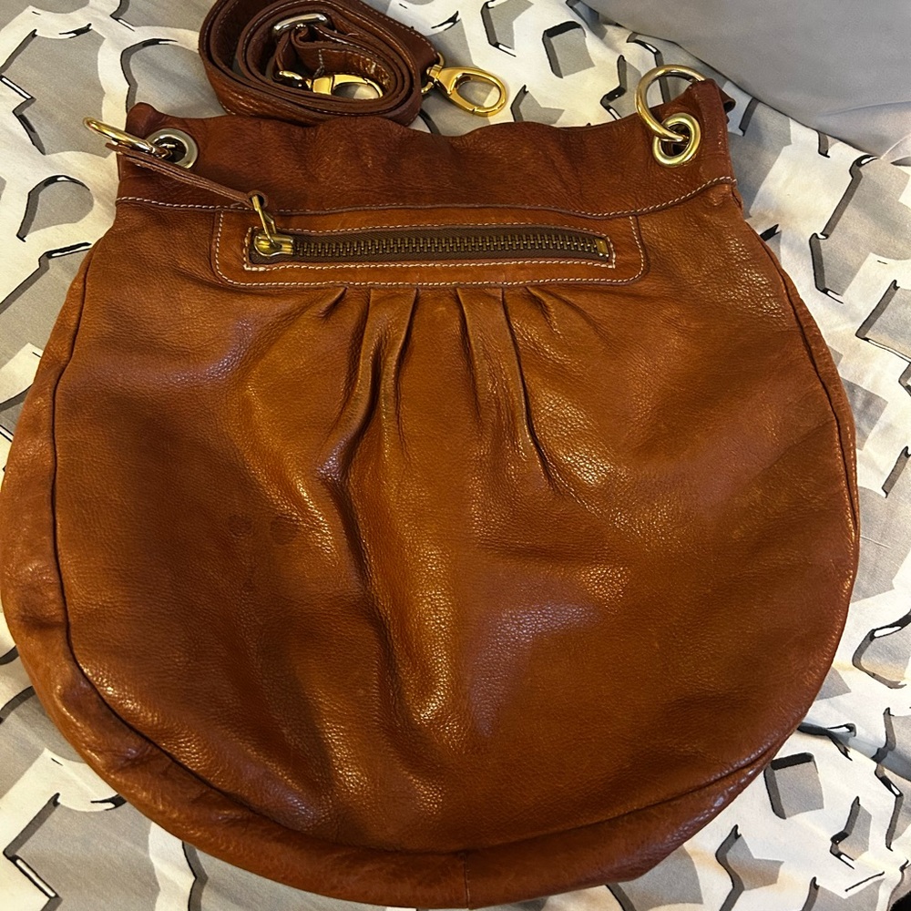 GUC Roots Olivia hobo leather bag in chestnut